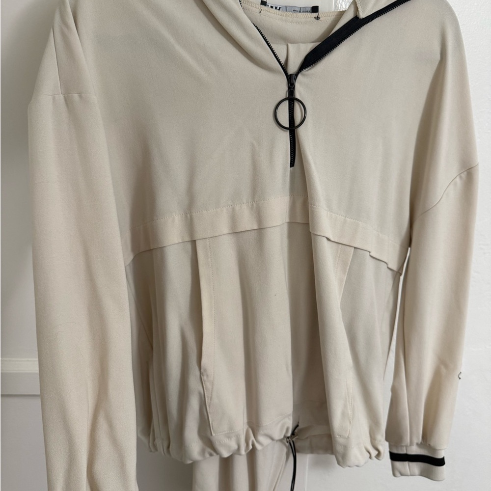 Zara Elegant Cream sweatsuit set